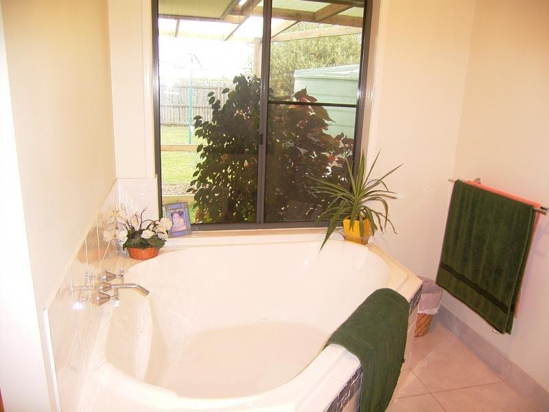 20 Neptune Street, Burnett Heads QLD 4670