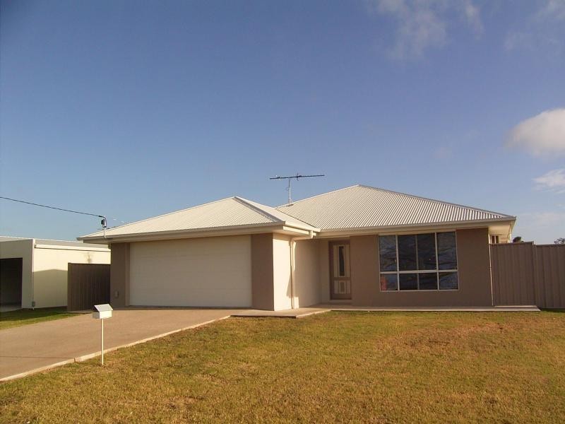 Manna St, Blackwater QLD 4717