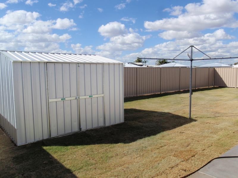 Manna St, Blackwater QLD 4717