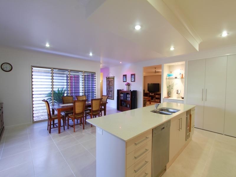 6 Baker Finch Dr, Bargara QLD 4670