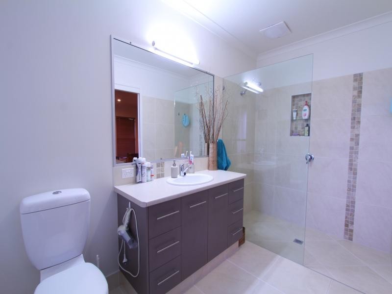 6 Baker Finch Dr, Bargara QLD 4670