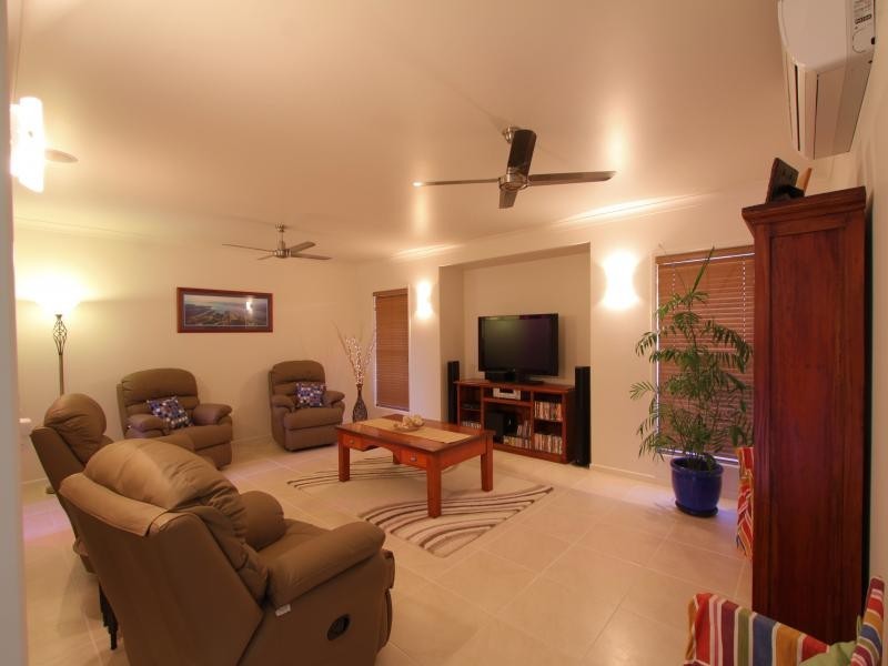 6 Baker Finch Dr, Bargara QLD 4670