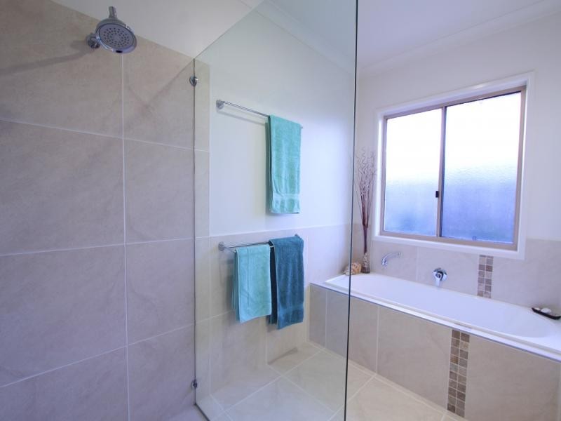 6 Baker Finch Dr, Bargara QLD 4670