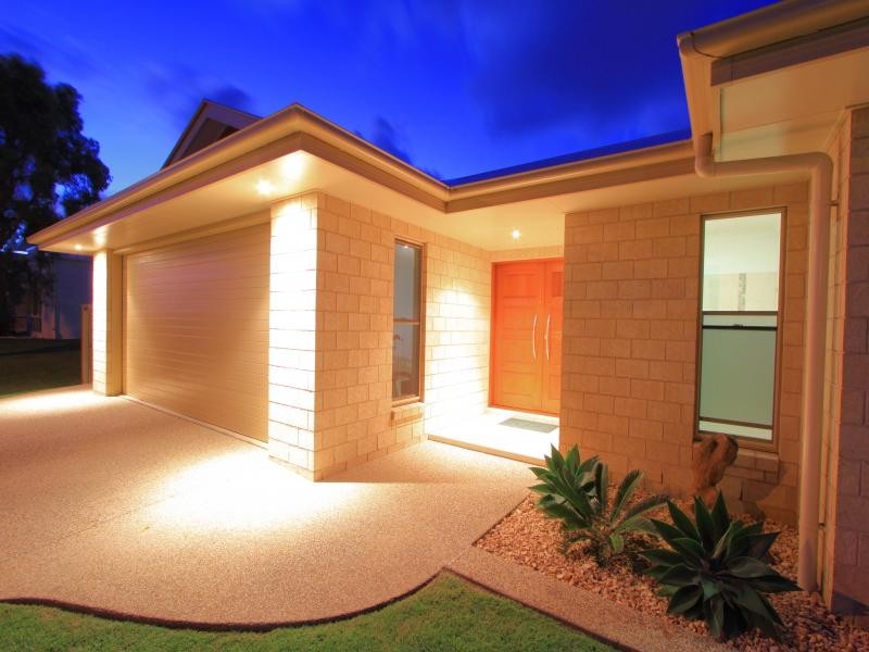 6 Baker Finch Dr, Bargara QLD 4670