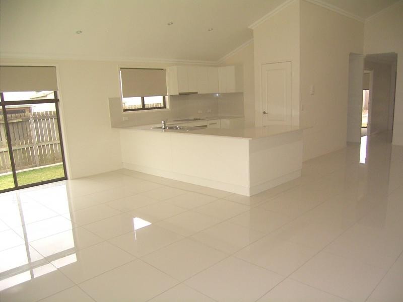 8/179A Bargara Road, Kalkie QLD 4670