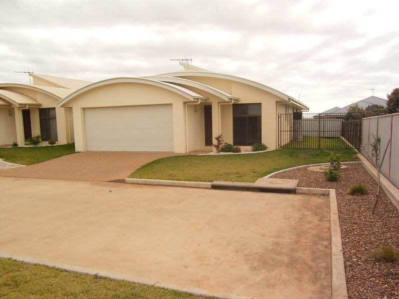 8/179A Bargara Road, Kalkie QLD 4670