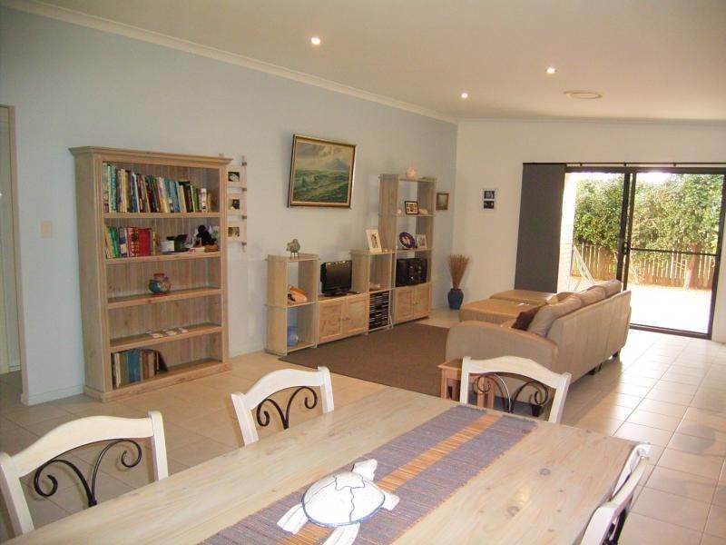 5 Elkington Avenue, Bargara QLD 4670