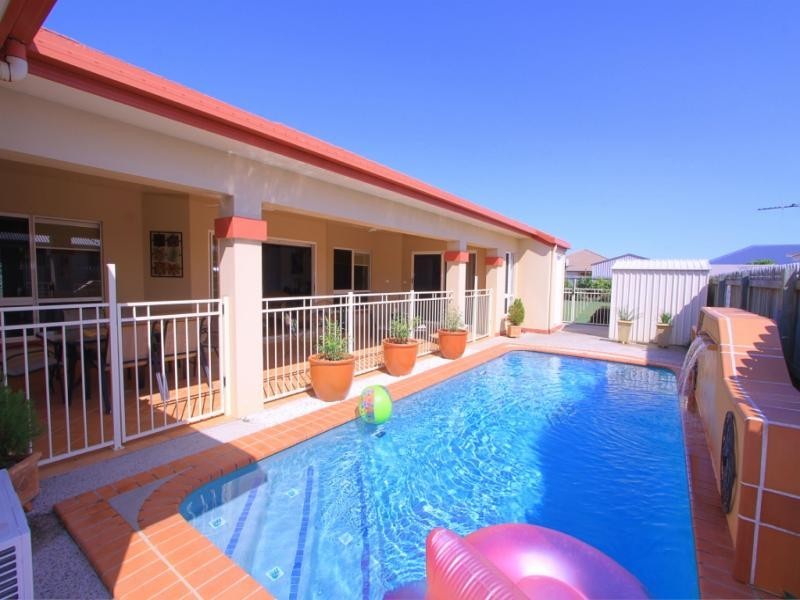 24 Lakeview Drive, Bundaberg North QLD 4670