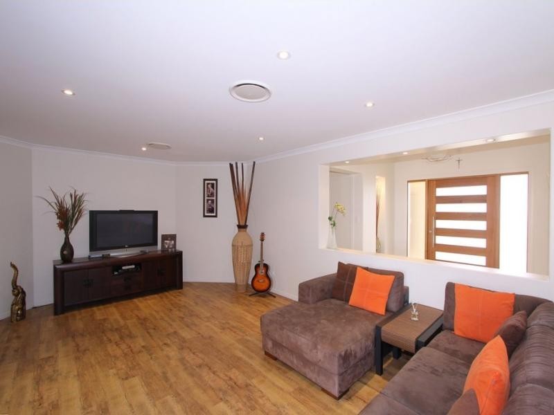8 Aquarius Dr, Bargara QLD 4670