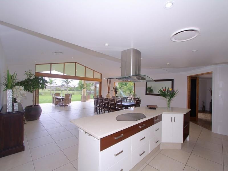 8 Aquarius Dr, Bargara QLD 4670