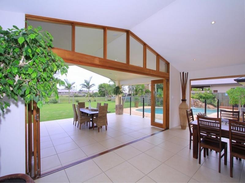 8 Aquarius Dr, Bargara QLD 4670