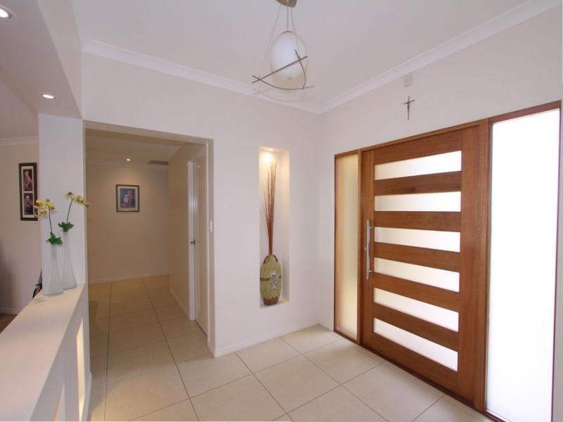8 Aquarius Dr, Bargara QLD 4670