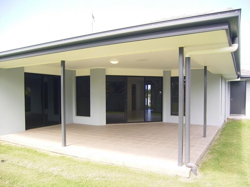 60 Shelley Street, Burnett Heads QLD 4670