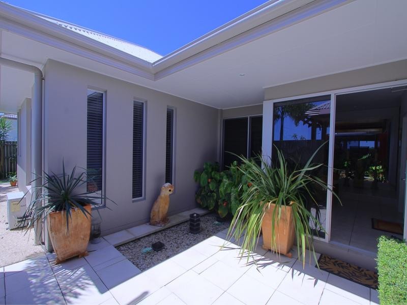 10 Andrew Close, Bargara QLD 4670