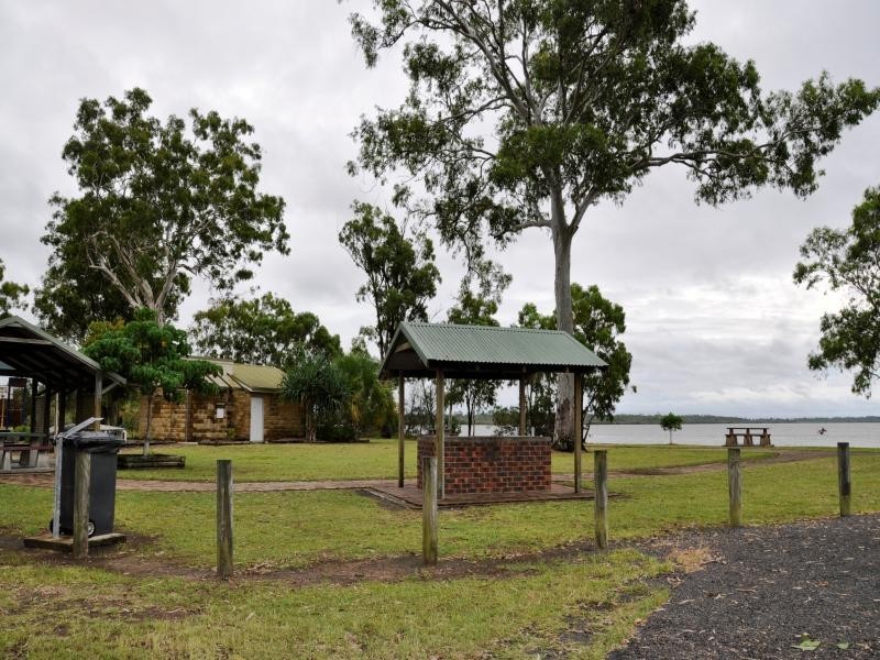 10 Green ct, Buxton QLD 4660