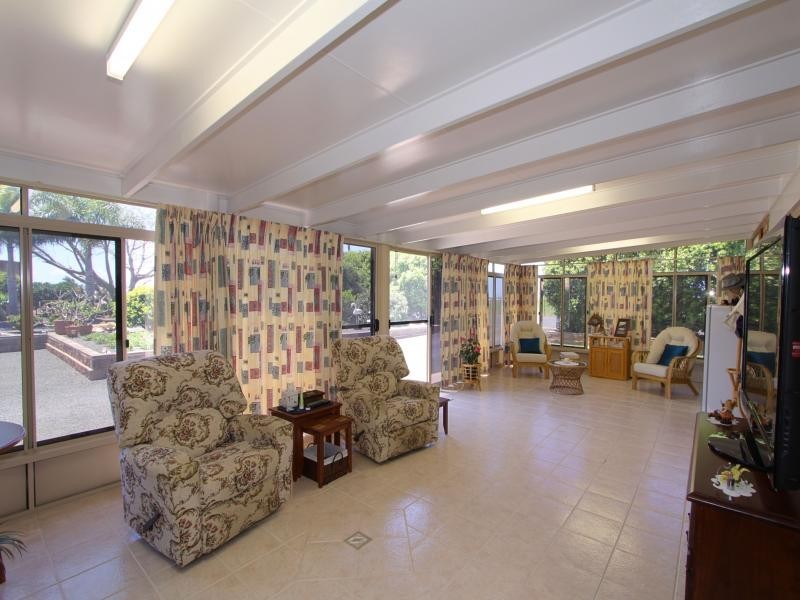 551 Windermere Rd, Bargara QLD 4670