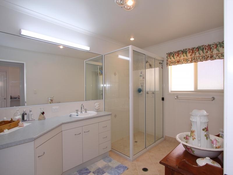 551 Windermere Rd, Bargara QLD 4670