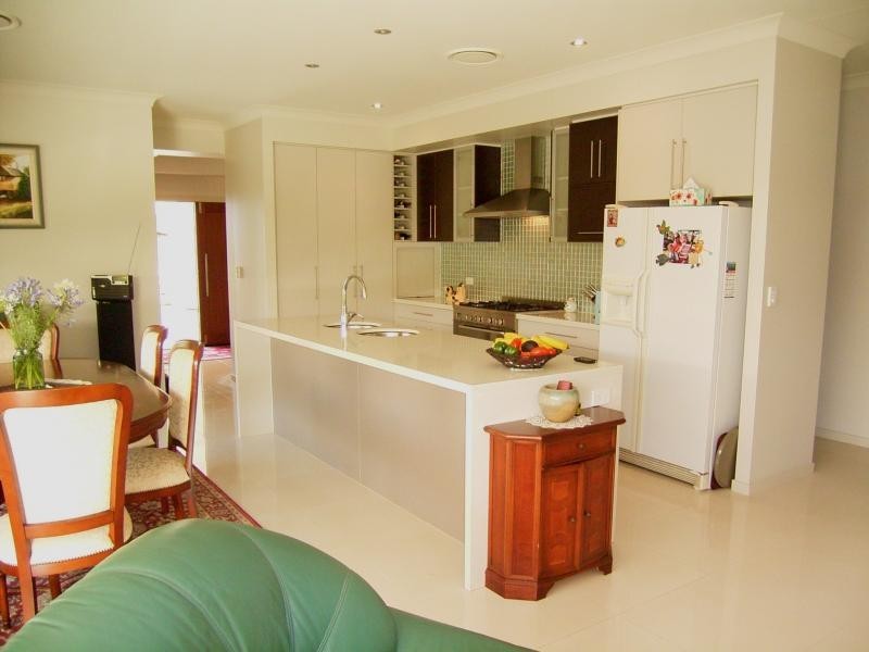 4 Parkside Parade, Bargara QLD 4670