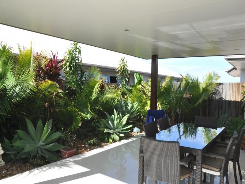 4 Parkside Parade, Bargara QLD 4670