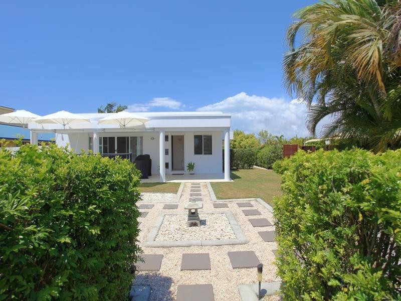 16 Elkington Avenue, Bargara QLD 4670