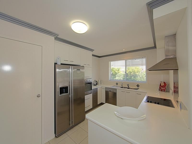 16 Elkington Avenue, Bargara QLD 4670