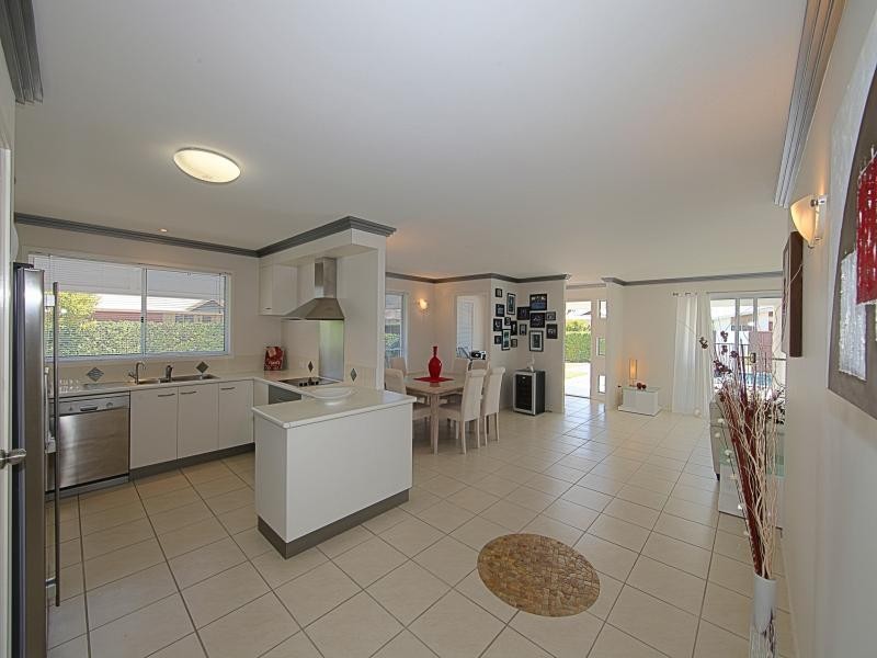 16 Elkington Avenue, Bargara QLD 4670