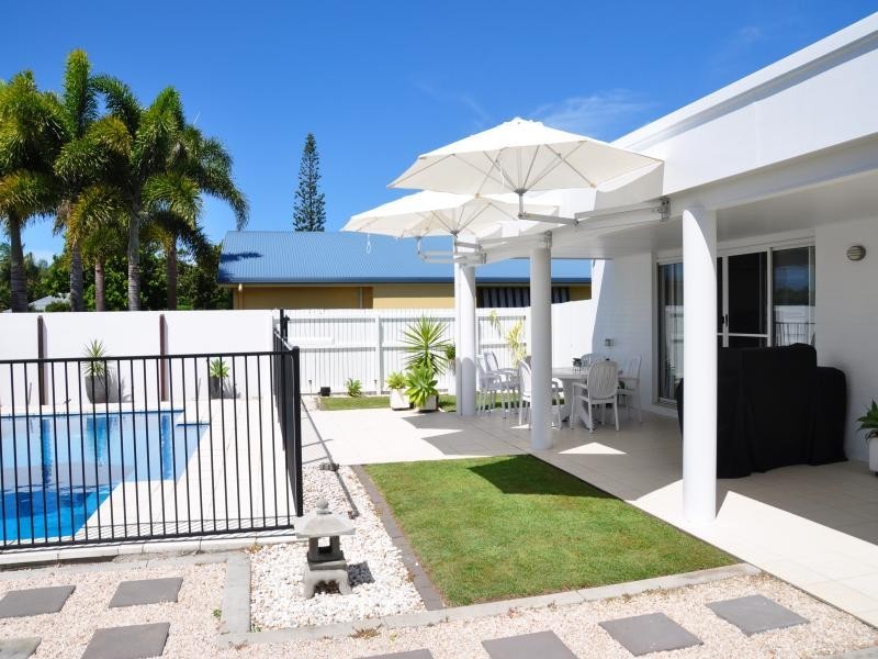 16 Elkington Avenue, Bargara QLD 4670
