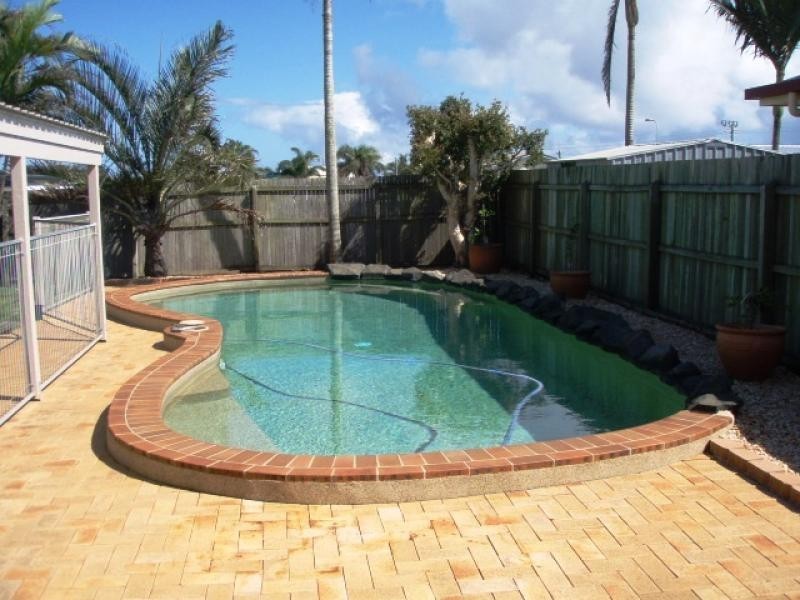 8 Wilfred St, Bargara QLD 4670