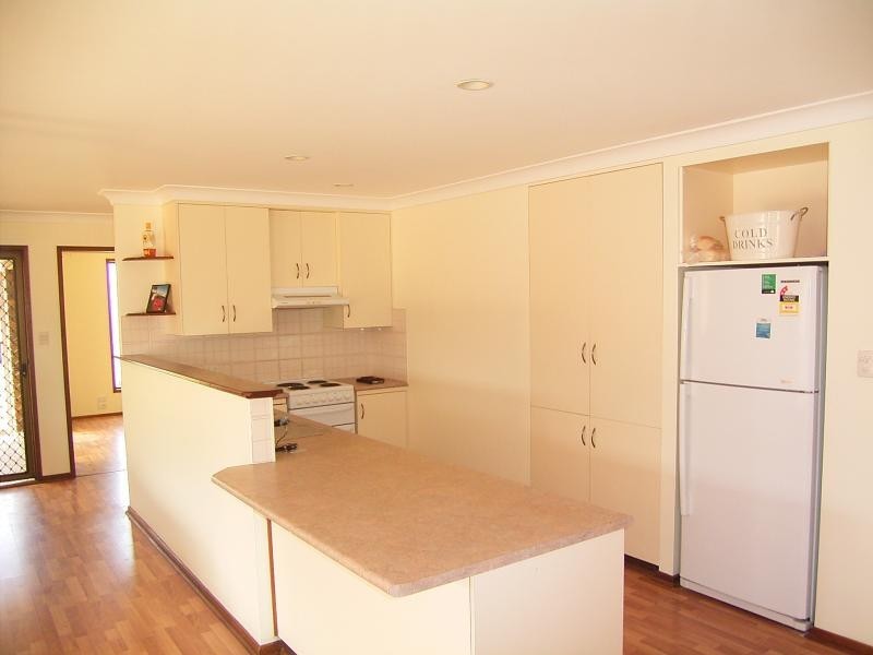 8 Wilfred St, Bargara QLD 4670
