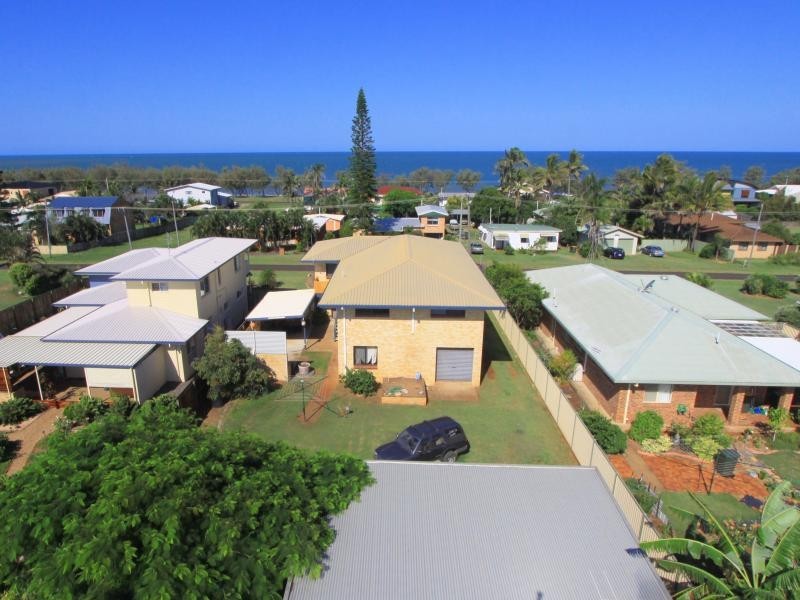41 Hunter, Burnett Heads QLD 4670