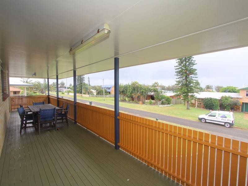41 Hunter, Burnett Heads QLD 4670