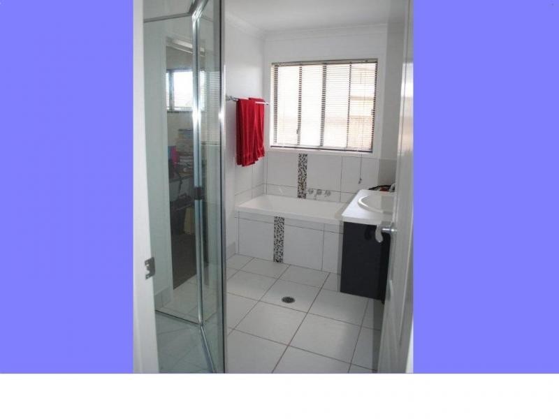 6 Blundell Court, Kalkie QLD 4670