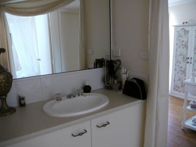 33 Burnett Heads Road, Burnett Heads QLD 4670