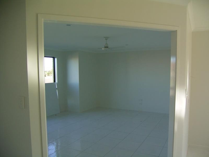 8 Landsborough st, Bargara QLD 4670