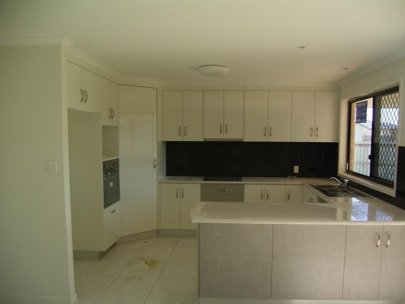 8 Landsborough st, Bargara QLD 4670