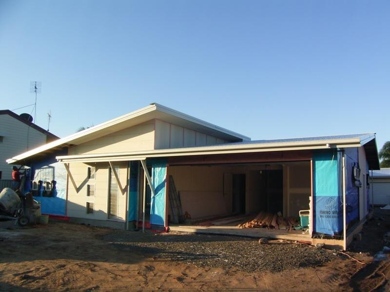 1/8 Holland, Bargara QLD 4670