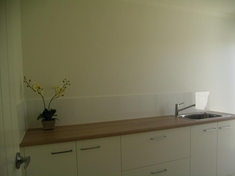 1/8 Holland, Bargara QLD 4670