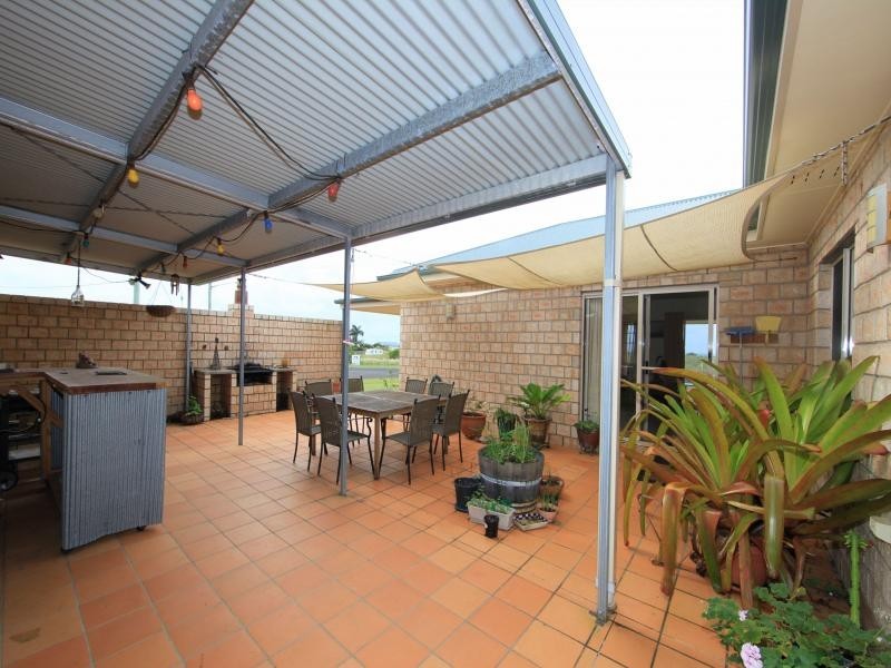 87 Shelley Street, Burnett Heads QLD 4670