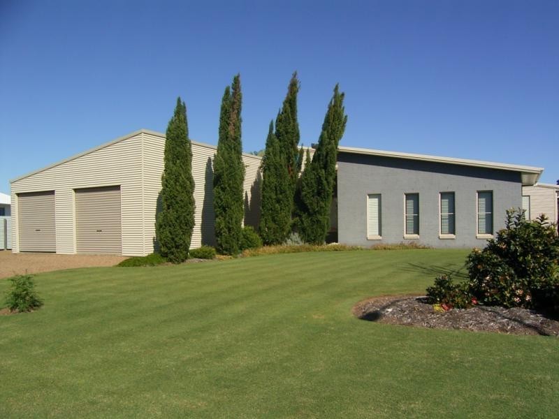 12 Francis Place, Innes Park QLD 4670