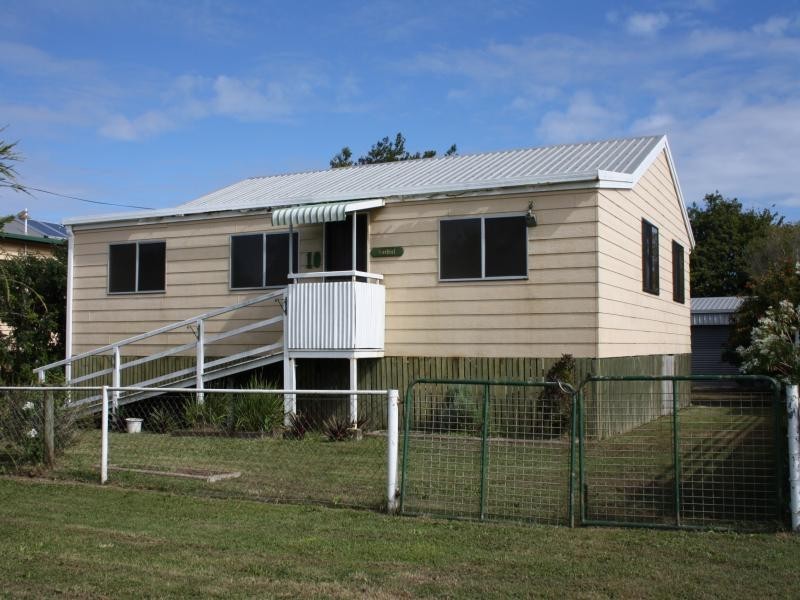 10 Moffat Street, Burnett Heads QLD 4670