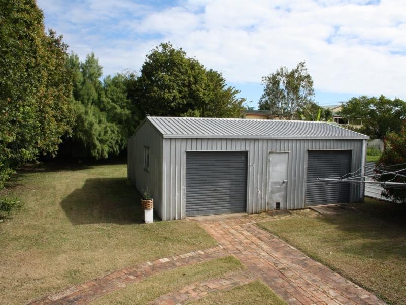 10 Moffat Street, Burnett Heads QLD 4670