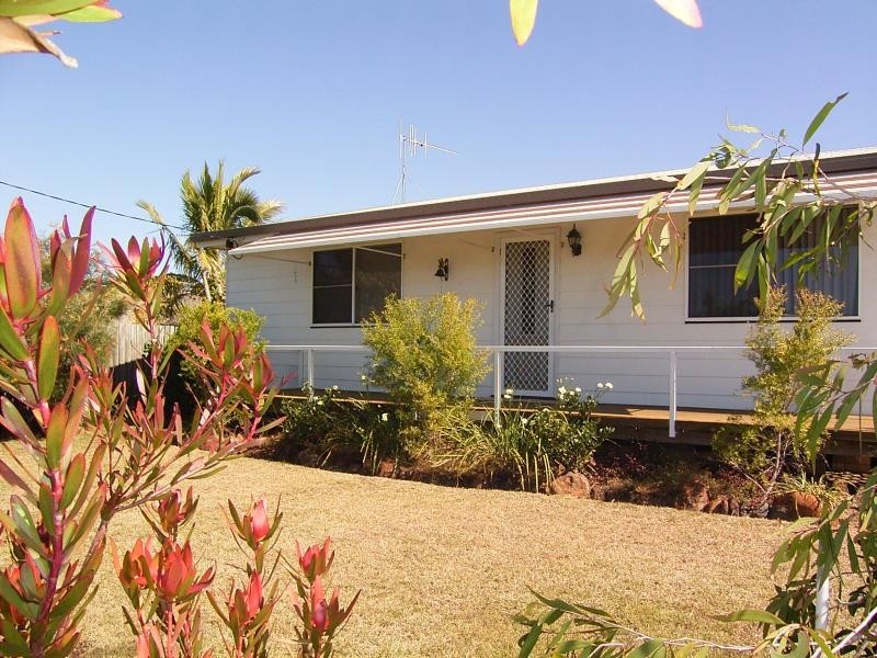 2 Crystal Court, Elliott Heads QLD 4670