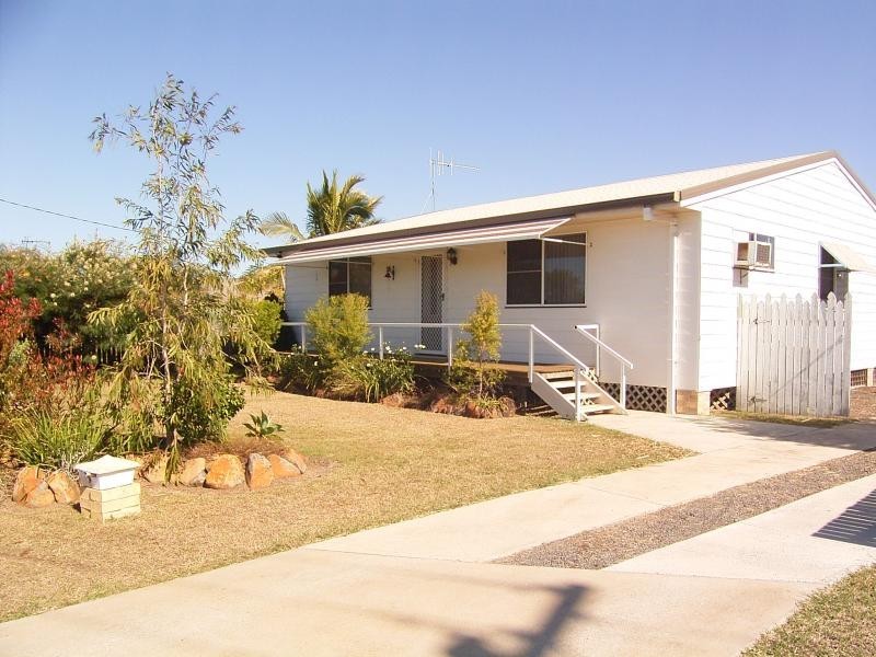 2 Crystal Court, Elliott Heads QLD 4670