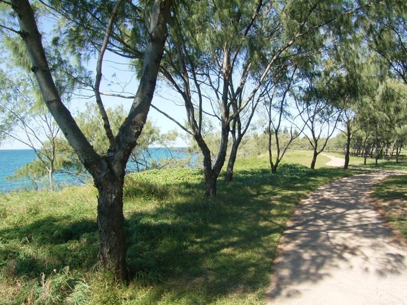 2 Crystal Court, Elliott Heads QLD 4670