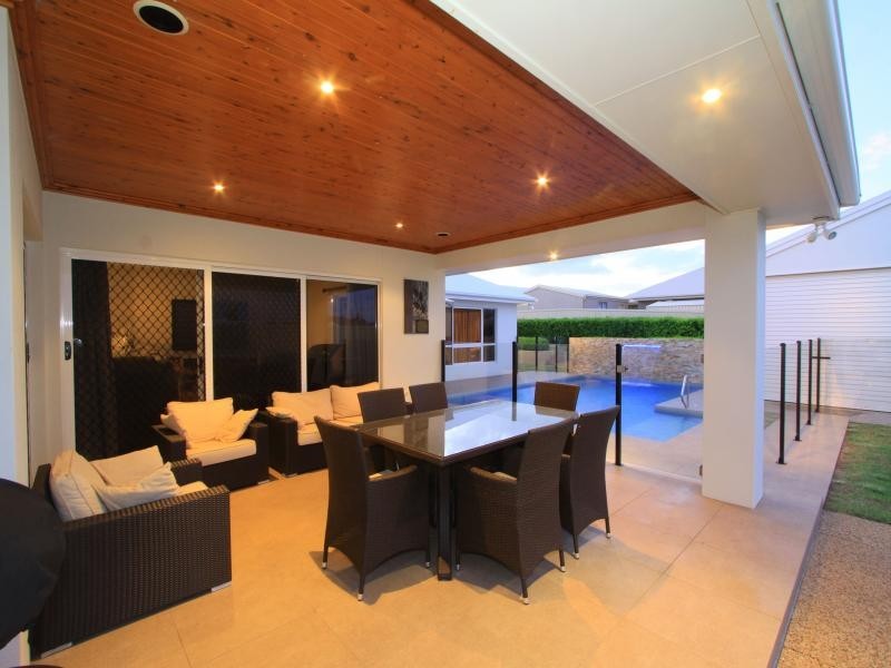 8 Fierro Drive, Bargara QLD 4670