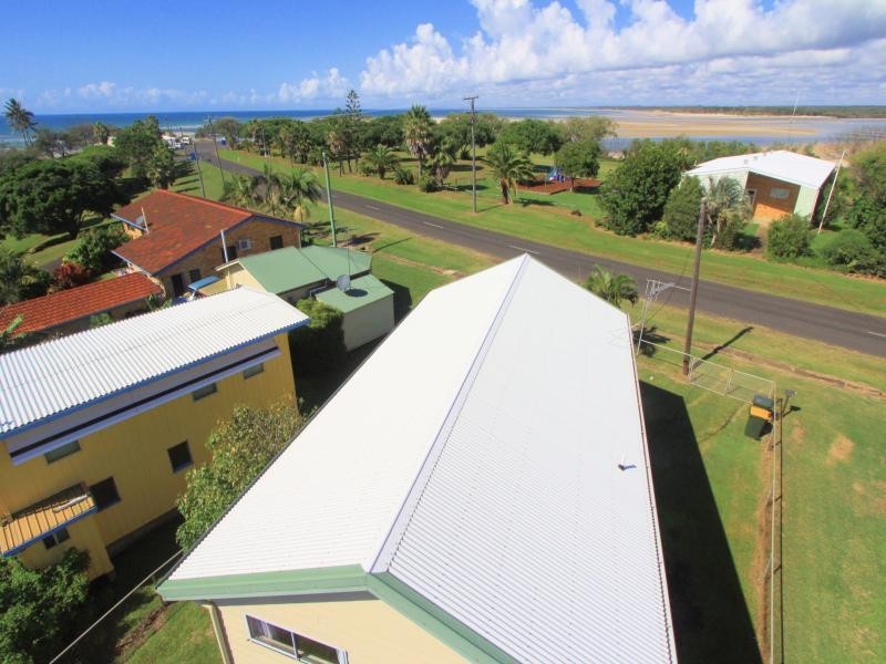 6  Lihs Street, Elliott Heads QLD 4670