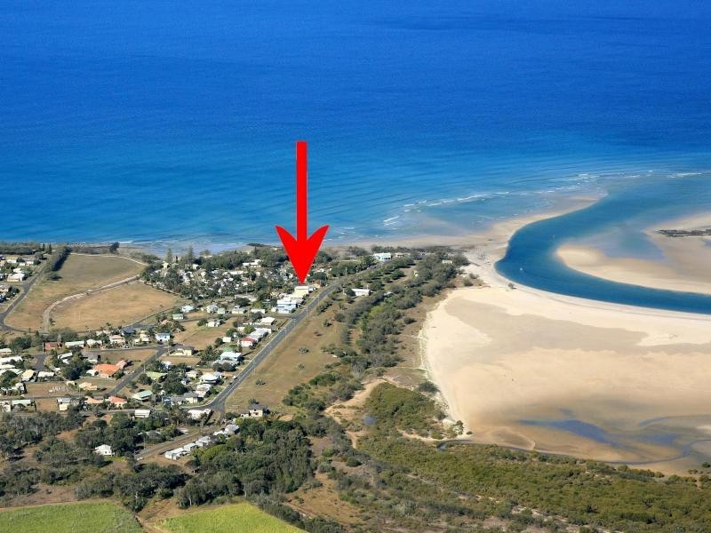 6  Lihs Street, Elliott Heads QLD 4670