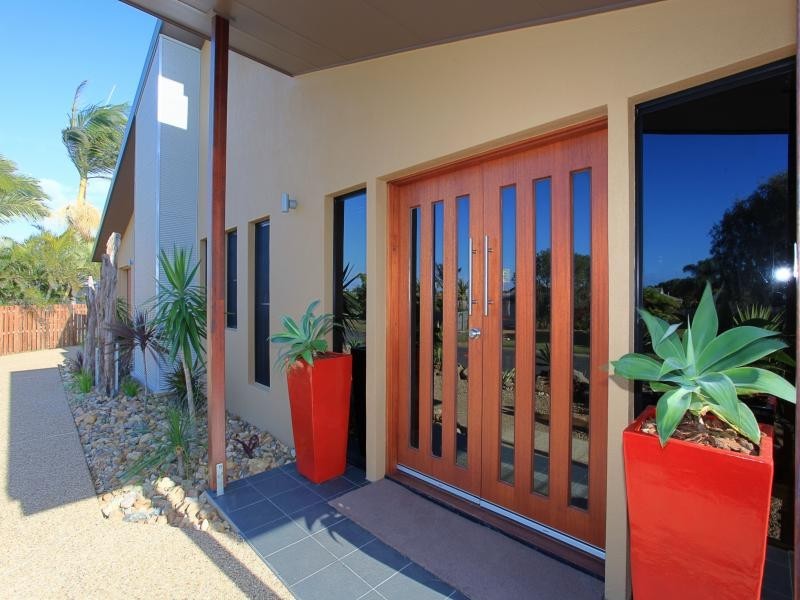 1 Plymouth Street, Bargara QLD 4670