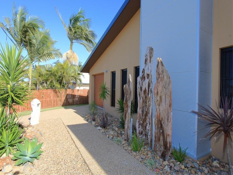 1 Plymouth Street, Bargara QLD 4670