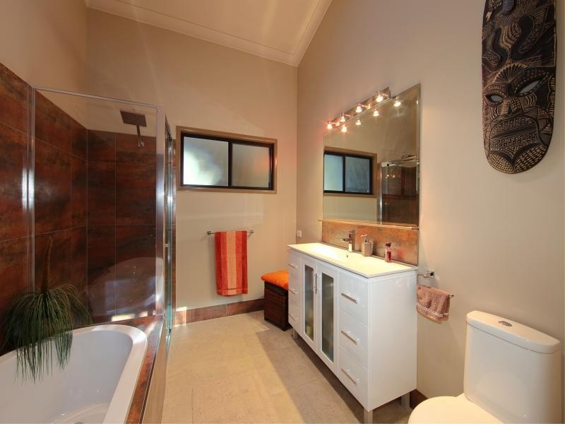 1 Plymouth Street, Bargara QLD 4670